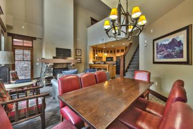 Miners Club 4 Bedroom Loft by Canyons Village Rentals MC12A