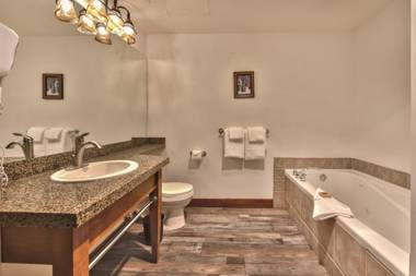 Sundial Lodge Superior 1 Bedroom by Canyons Village Rentals