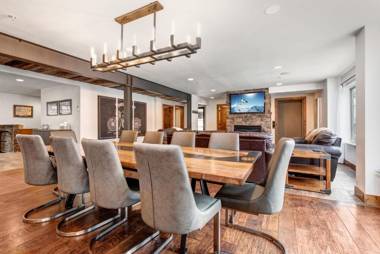 Massive 10 Bed 10 Bath Luxury Mountain Home in Old Town