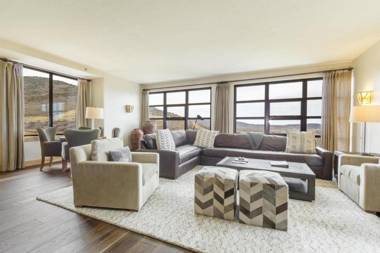 Grand Summit Hotel Penthouse #702