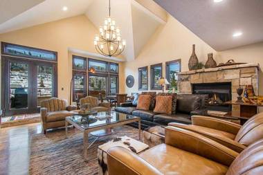 601 Deer Valley Drive