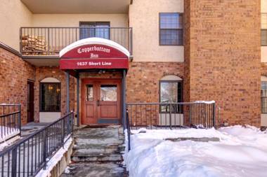 K B M Resorts- CBI-102 Upgraded 1Bd wood fireplace full kitchen wifi walk to slopes