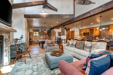 K B M Resorts- PRH-685 Penthouse 4Bd 4Ba mountain retreat pool table private hot tub