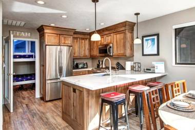 K B M Resorts- RPT-14T Large 4Bd luxury Park City home with fireplace easy access