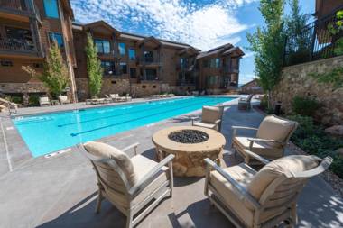 Walk to Skiing Beautiful Luxury Townhome at Juniper Landing