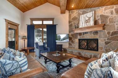 K B M Resorts- PLO-6590 Private Hot Tub Panoramic Views Close to Silver Lake