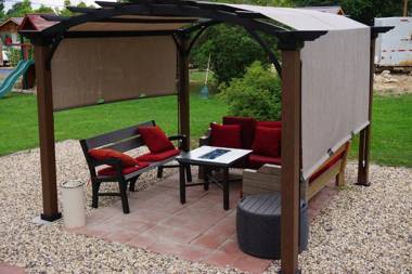 Bybee's Steppingstone Motel