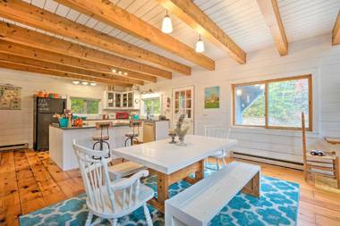 Whimsical Winhall Cottage with Private Hot Tub!