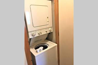 Trail Creek: Walk to lifts ski home! Closest unit to lifts ski home trail sports center