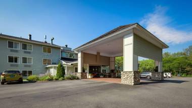 Best Western Plus Windjammer Inn & Conference Center