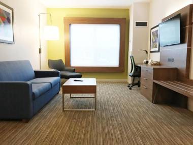 Holiday Inn Express Hotel & Suites White River Junction an IHG Hotel