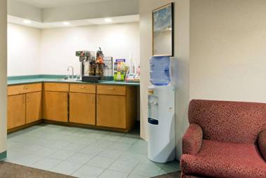 Super 8 by Wyndham White River Junction