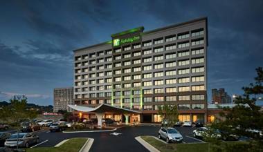 Holiday Inn Alexandria at Carlyle an IHG Hotel