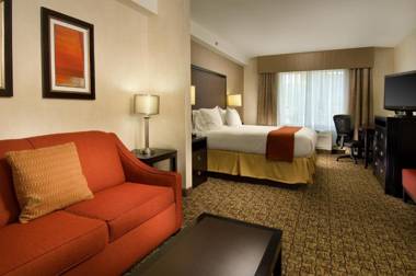 Holiday Inn Express & Suites Alexandria - Fort Belvoir an IHG Hotel