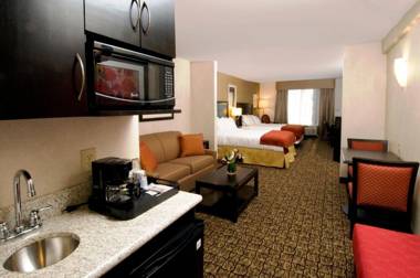 Holiday Inn Express & Suites Alexandria - Fort Belvoir an IHG Hotel