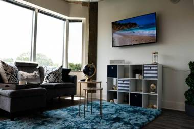 Top Of The Line High-Rise Luxurious Loft
