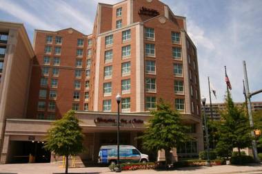 Hampton Inn & Suites Arlington Crystal City DCA