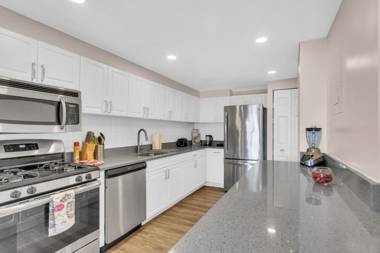 Arlington Fully Furnished Apartments in Crystal City