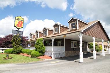 Super 8 by Wyndham Christiansburg