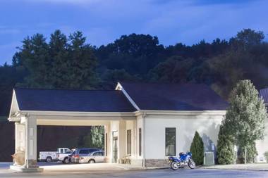 Super 8 by Wyndham Daleville/Roanoke