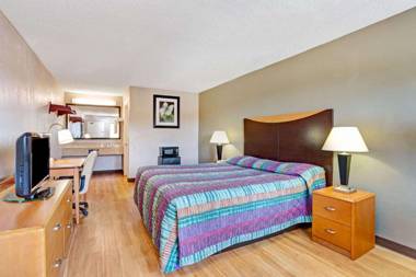 Super 8 by Wyndham Fredericksburg