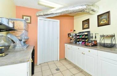 Americas Best Value Inn - Fredericksburg North