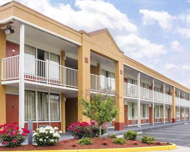 Quality Inn Fredericksburg near Historic Downtown