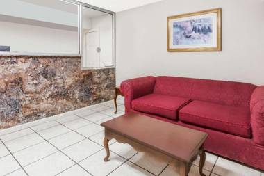 Knights Inn - Fredericksburg