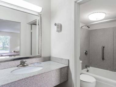 Knights Inn - Fredericksburg