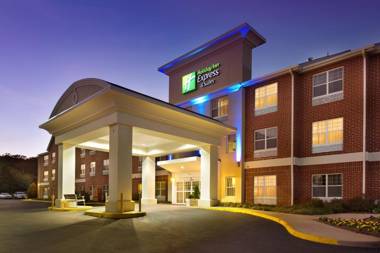 Holiday Inn Express & Suites Manassas an IHG Hotel