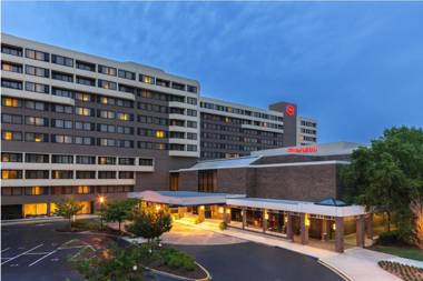 Sheraton Norfolk Waterside Hotel