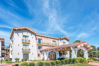 Days Inn by Wyndham Richmond/South