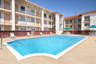 Days Inn by Wyndham Richmond/South