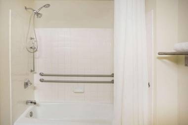 Super 8 by Wyndham Salem VA