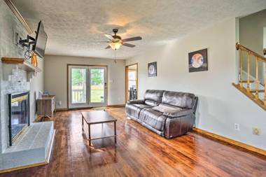 Pet-Friendly Richmond Area Home with Hot Tub!