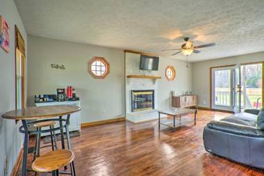 Pet-Friendly Richmond Area Home with Hot Tub!