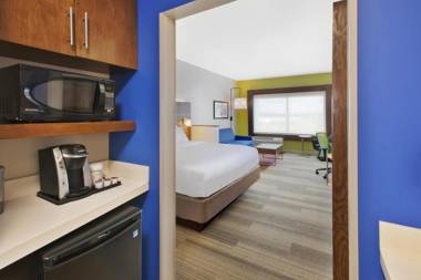 Holiday Inn Express and Suites South Hill an IHG Hotel