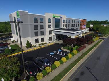 Holiday Inn Express Quantico - Stafford an IHG Hotel