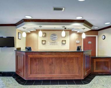 Comfort Inn & Suites Airport Dulles-Gateway