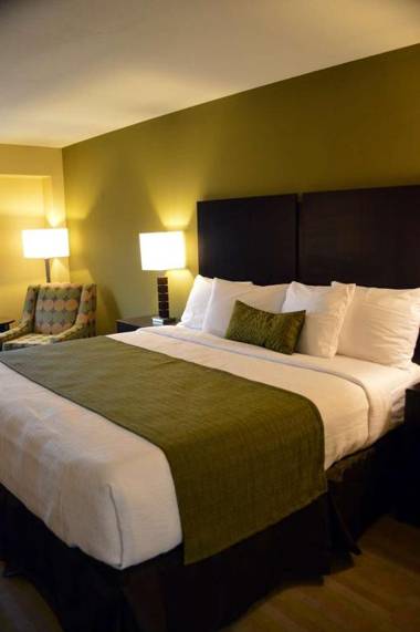 Best Western Plus Thornburg Inn & Suites