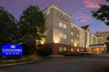 Candlewood Suites Virginia Beach Town Center an IHG Hotel