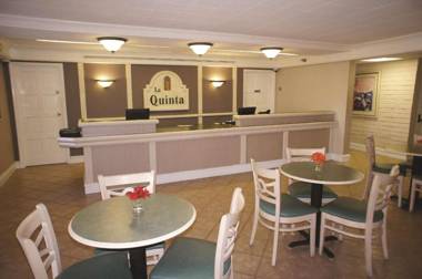 La Quinta Inn & Suites by Wyndham Norfolk Virginia Beach