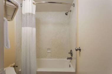 Travelodge by Wyndham Suites Virginia Beach Oceanfront