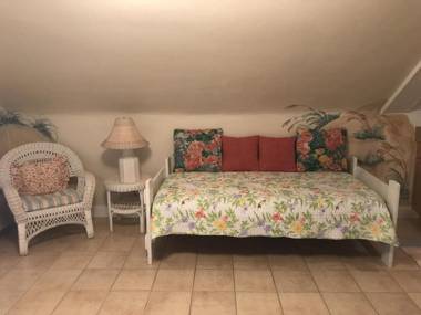 Angie's Guest Cottage