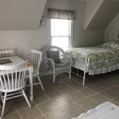 Angie's Guest Cottage