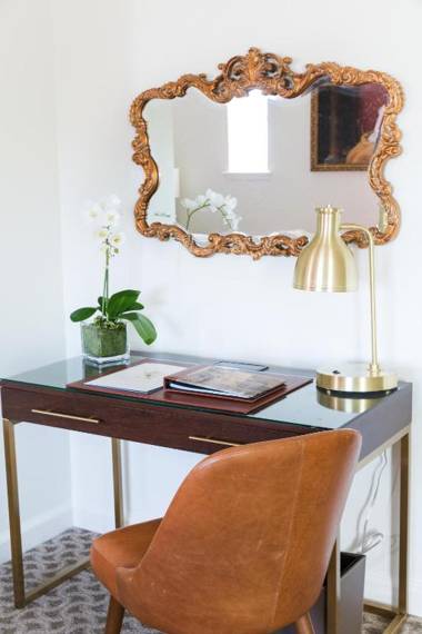 The Cavalier Virginia Beach Autograph Collection