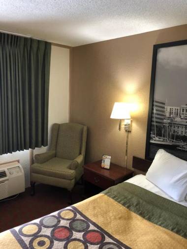 Super 8 by Wyndham Williamsburg/Historic Area