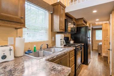 Williamsburg Camping Resort One Bedroom Loft Cabin 4