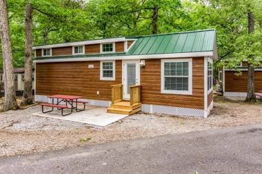 Williamsburg Camping Resort One Bedroom Loft Cabin 4