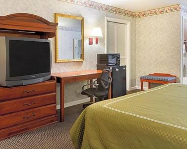 Rodeway Inn & Suites Williamsburg